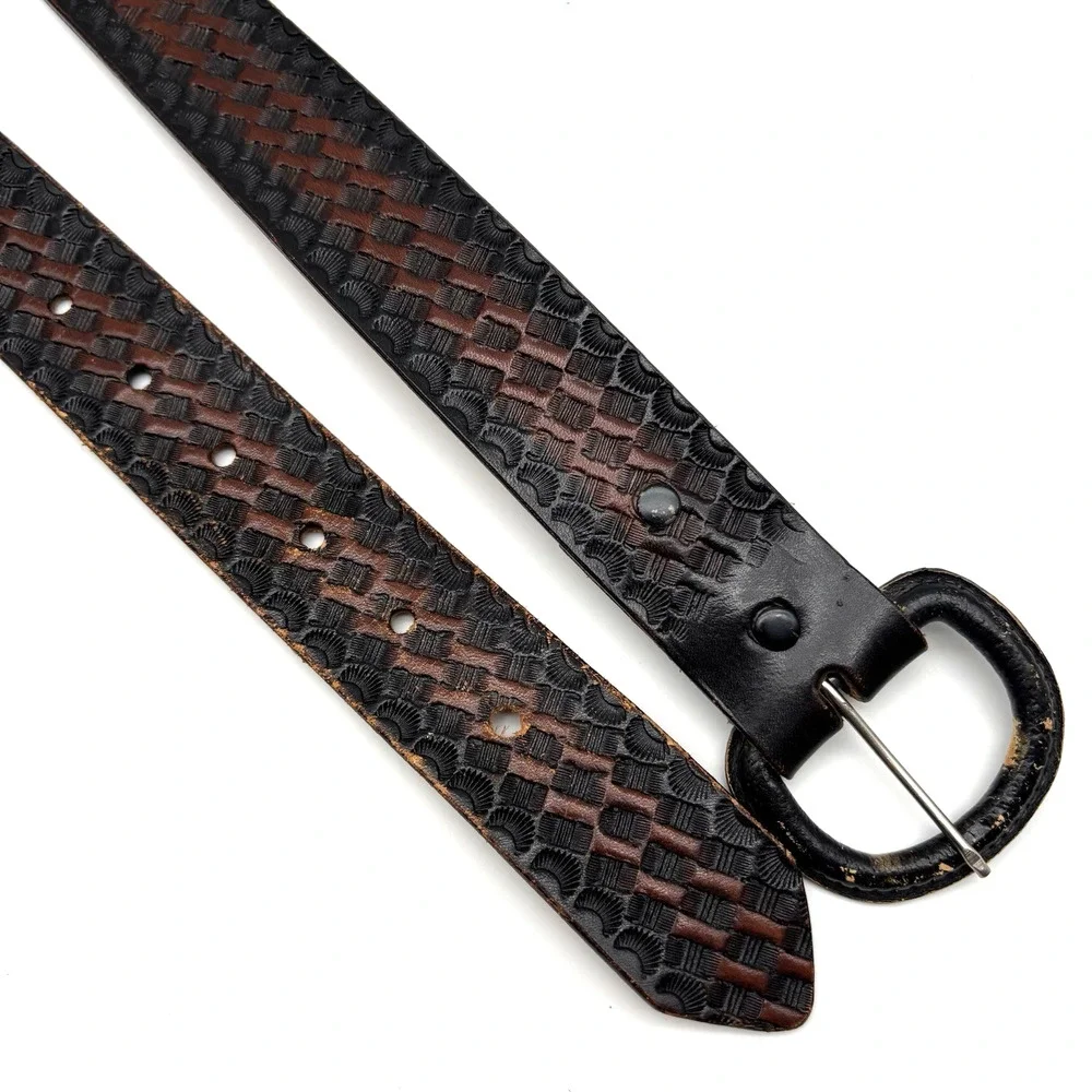 1980s Handmade Black Brown Ombre Leather Basketweave Tooled Western Belt 36 USA